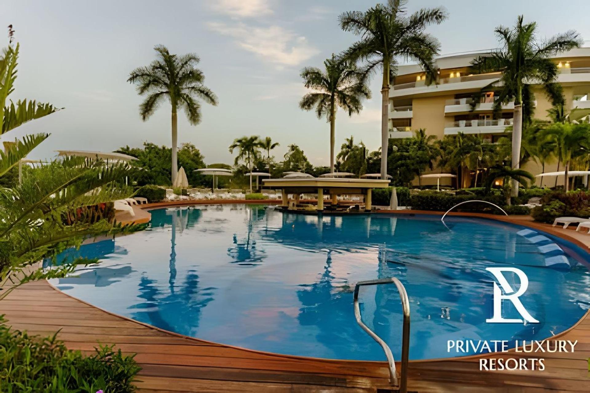 Grand Luxxe Two Bedroom Villa- נובו ואלארטה מראה חיצוני תמונה